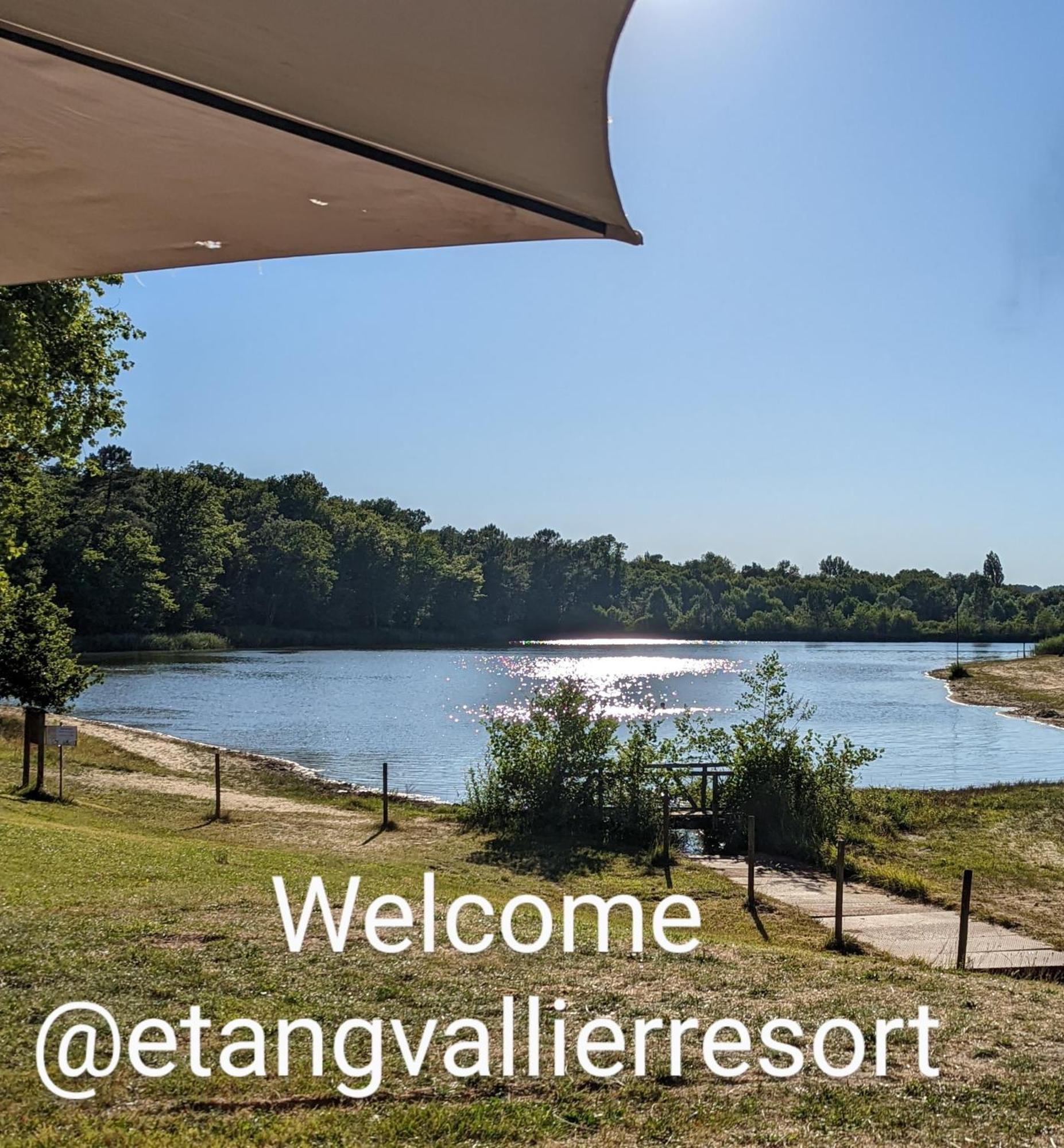 Etang Vallier Resort Brossac Esterno foto