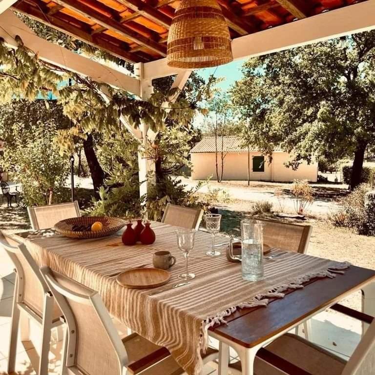 Etang Vallier Resort Brossac Esterno foto