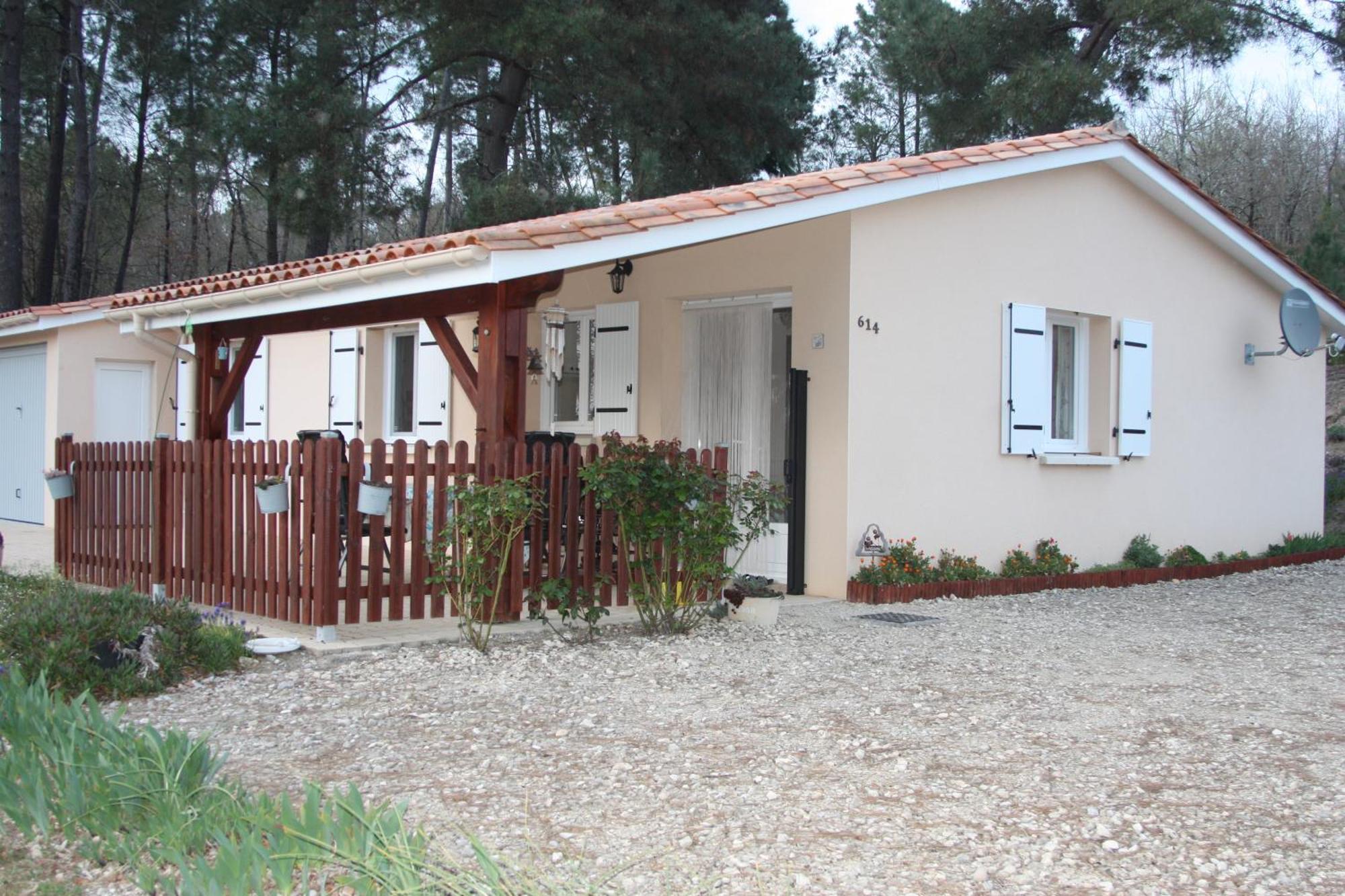 Etang Vallier Resort Brossac Esterno foto