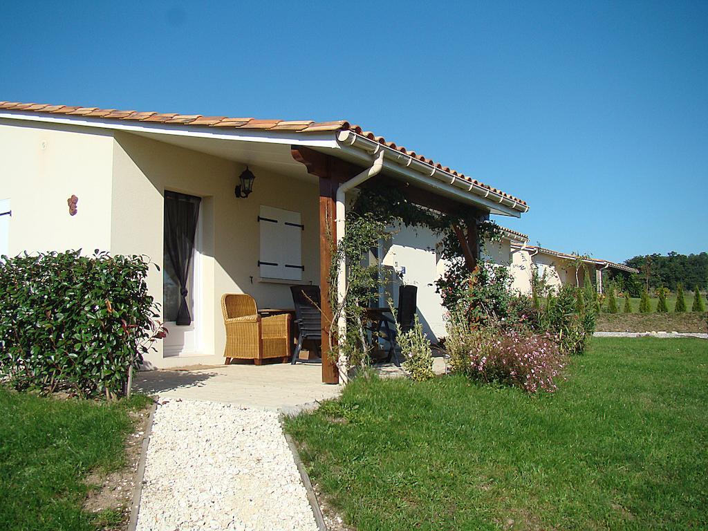 Etang Vallier Resort Brossac Esterno foto