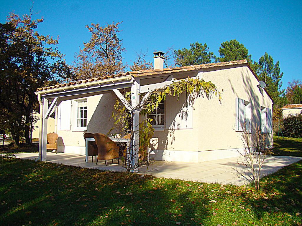 Etang Vallier Resort Brossac Camera foto