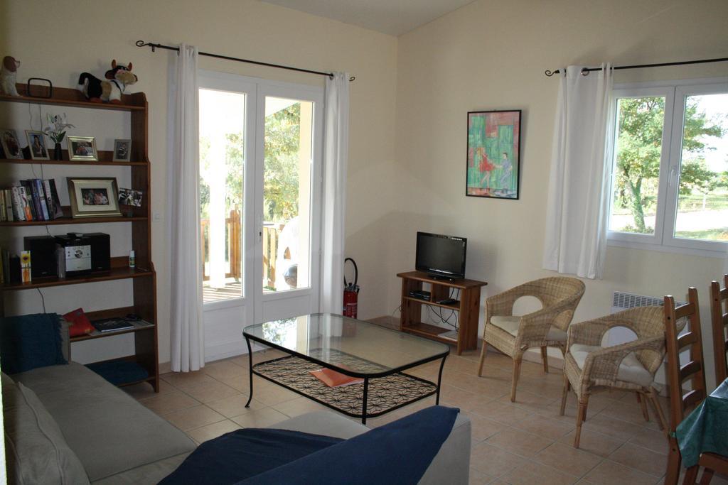 Etang Vallier Resort Brossac Esterno foto