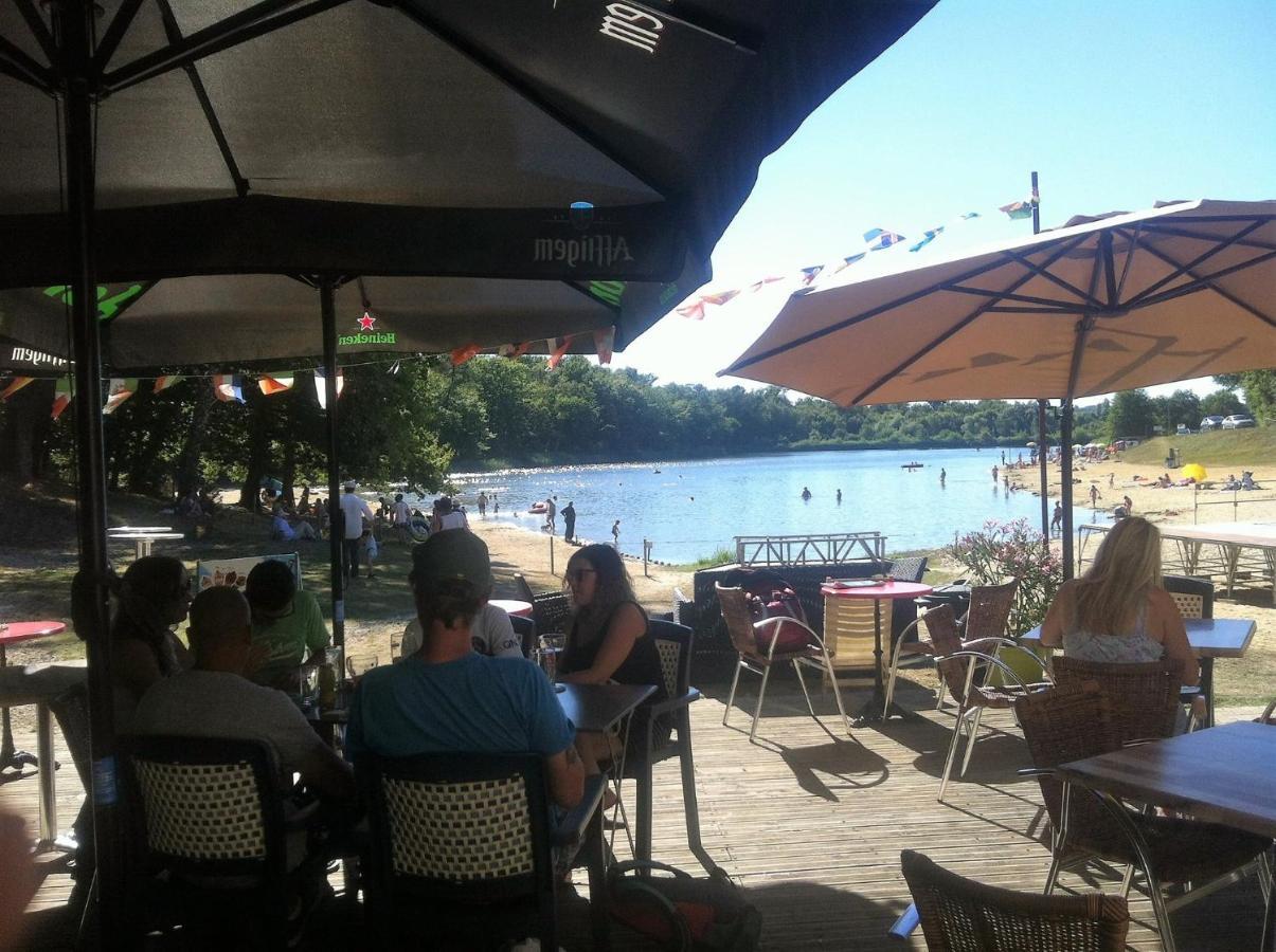 Etang Vallier Resort Brossac Esterno foto